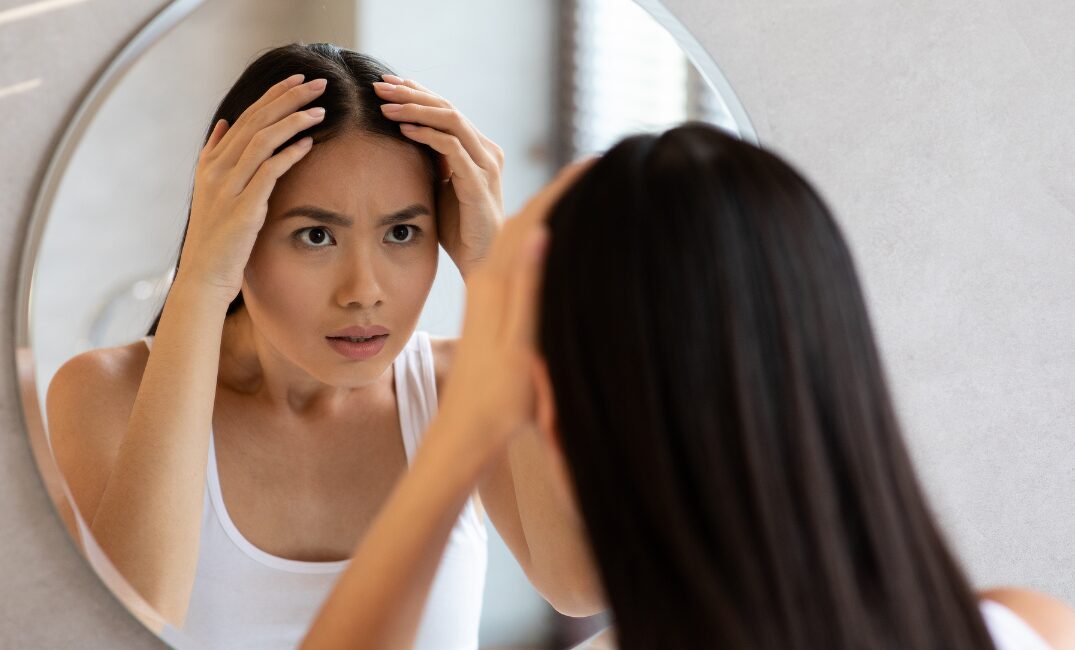 更年期の白髪と抜け毛をどう乗り越える？効果的な対策と未来のAI技術